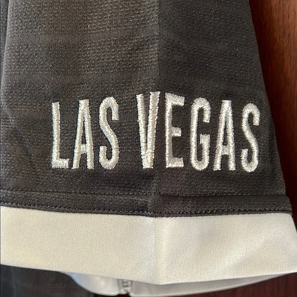 Brand New NFL Team Apparel Las Vegas Raiders Black & Silver Polo Sports Shirt! - Picture 9 of 12